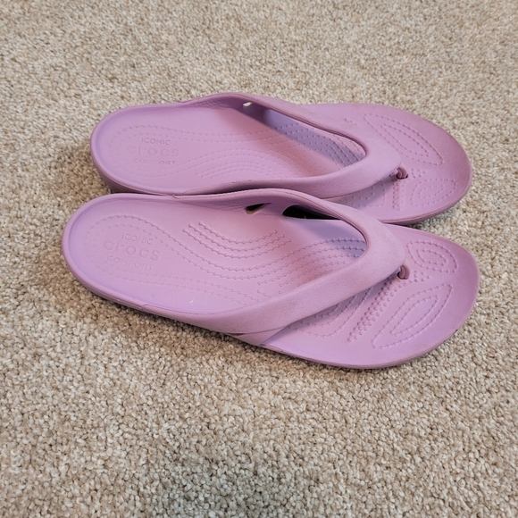 Crocs Womens Flip Flop Sandals Size 6 Purple Lavender - Picture 3 of 5